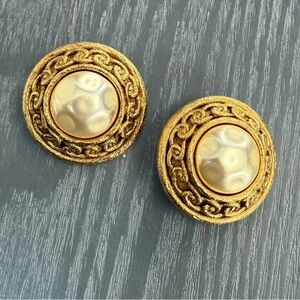 Chanel Vintage Rope Pearl Gold Plated Clip-on Earrings